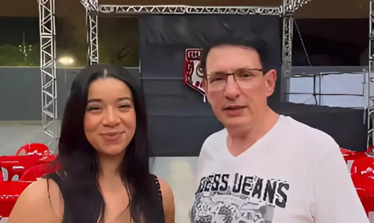 Filha de comentarista do Cidade Alerta é coroada rainha de bateria