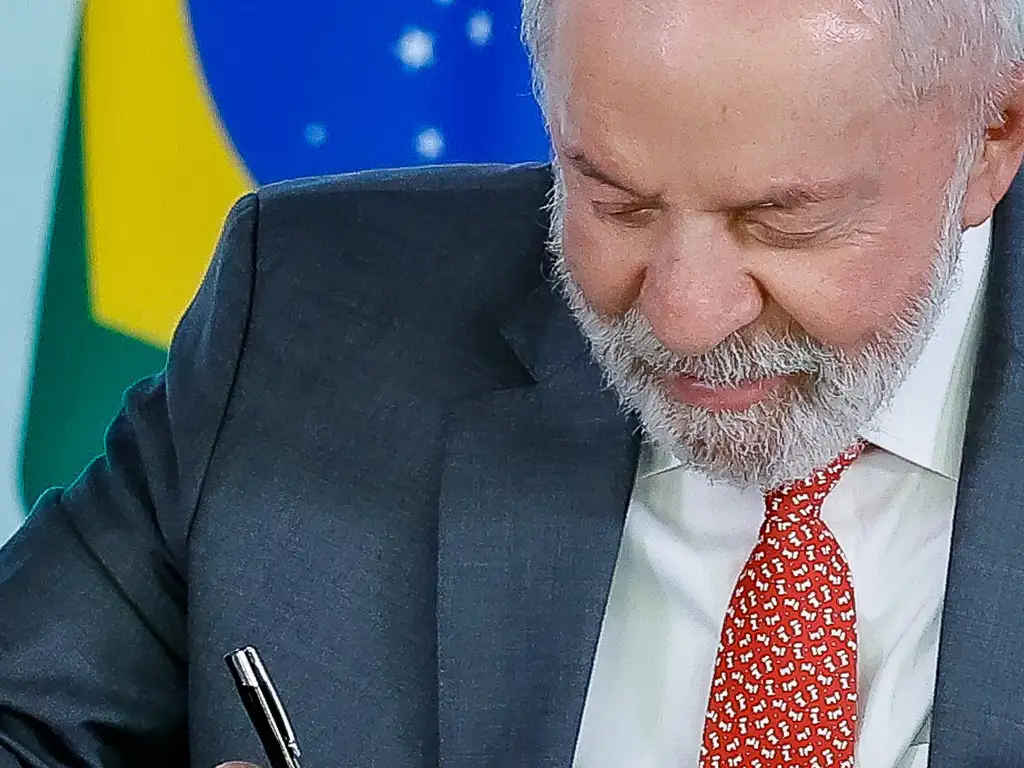 Governo Lula pede aos EUA revisão da investigação comercial contra o Brasil
