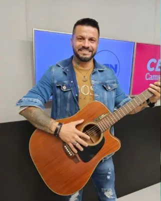 Quem era o cantor morto a tiros por bandidos disfarçados
