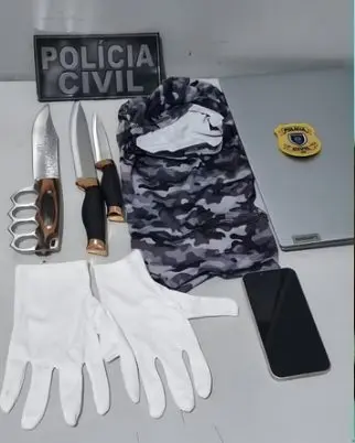 Mulher presa confessa plano macabro contra os pais