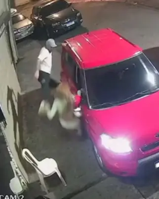 Homem foi flagrado agredindo a ex companheira