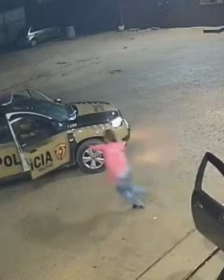 Vítima de estupro e sequestro pula de carro em movimento e implora por socorro à PM (Foto; Reprodução)