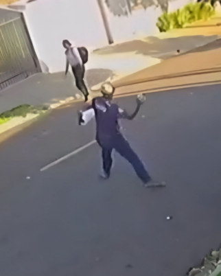 Morador de rua joga pote de feijão no rosto de mulher e causa choque no PR (Foto: Reprodução/Redes sociais)