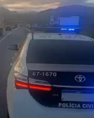 Criança anda sozinha em rodovia movimentada e motivo surpreende (Foto: Reprodução/Polícia Civil)