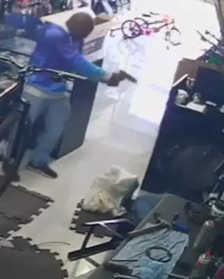 https://baccinoticias.com.br/inquilino-mata-proprietario-apos-cobranca-de-aluguel-veja-o-video/