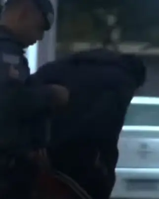 Canadense foi preso pela polícia após o crime
