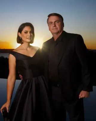 Michelle Bolsonaro enviou um bilhete escrito na tampa de uma marmita para o ex-presidente na PF, pedindo que ele se alimentasse. Foto: Divulgação.
