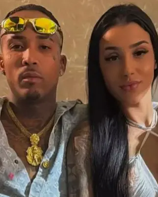 Bia Miranda reata namoro com Gato Preto e casal aparece junto em vídeo