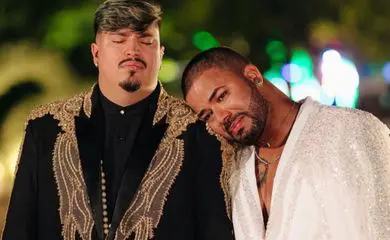 Vazam fotos de Hytalo e marido no presídio na PB e mudanças na aparência chamam atenção