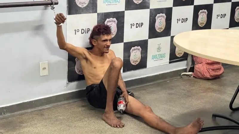 “Pica-Pau” tenta roubar celular, leva surra e termina preso; veja vídeo