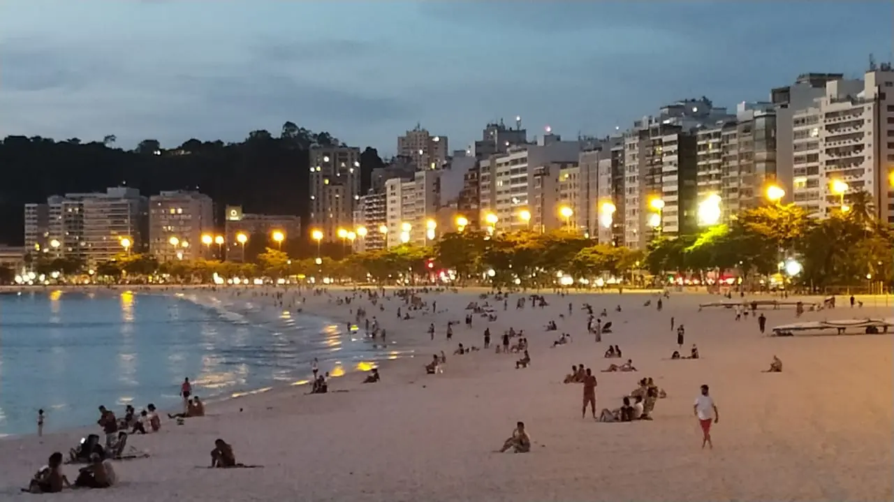 Turista não compreendeu a fala dos criminosos e acabou esfaqueada