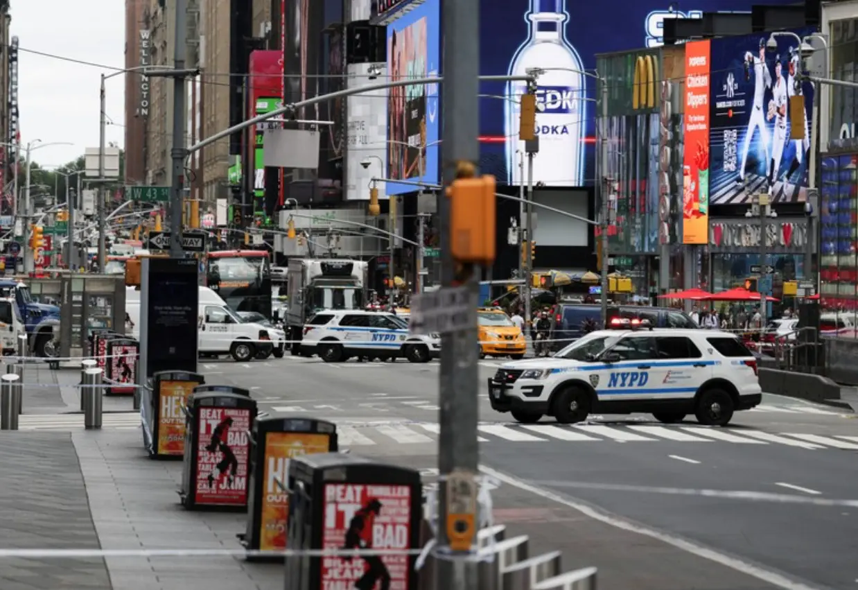 Polícia de Nova York esvazia Times Square e pede que pessoas evitem região