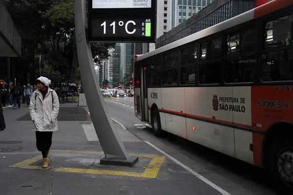 São Paulo enfrenta inverno mais frio em três décadas
