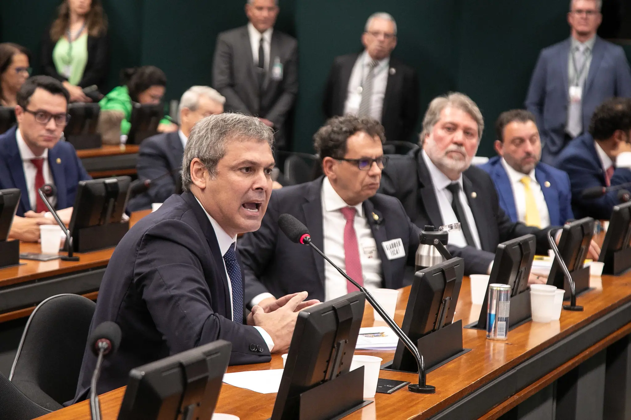 Líder do PT afirma: 'Tarcísio não é candidato do povo'