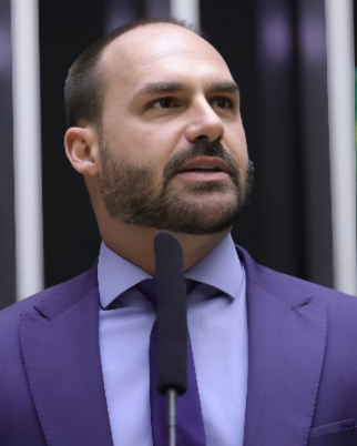 Após indiciamento, Eduardo Bolsonaro troca número e denuncia vazamento: PF aponta articulação para coagir autoridades e tramar golpe