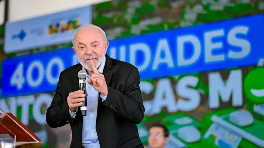 Lula reclama de foto do governo: “senhor negro e sem dente”