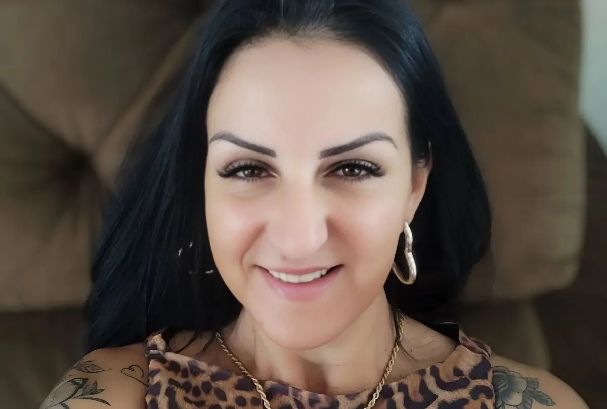 Filha encontrou a mãe morta e descobriu o crime ao ver pegadas