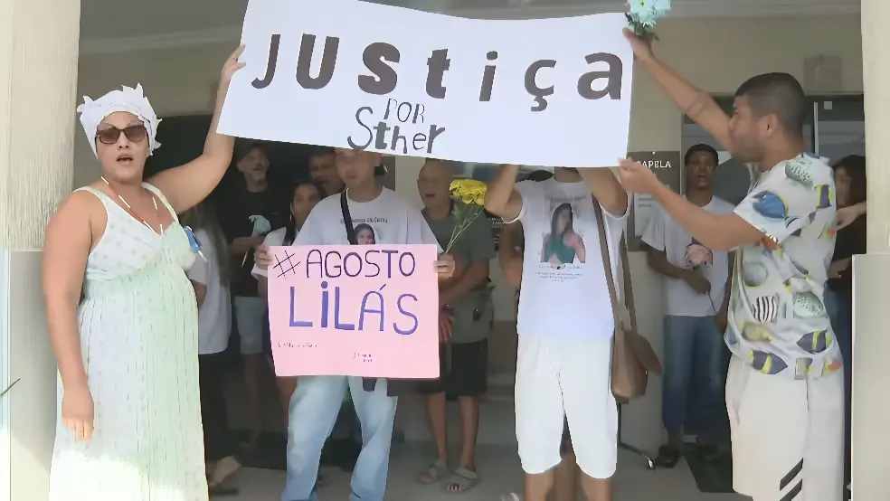 “Tiraram a minha filha de mim”: Mãe implora por justiça após jovem ser espancada até a morte em baile funk no Rio