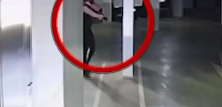 Vídeo flagra momento em que suspeito de matar gari em BH chega em casa com a arma do crime