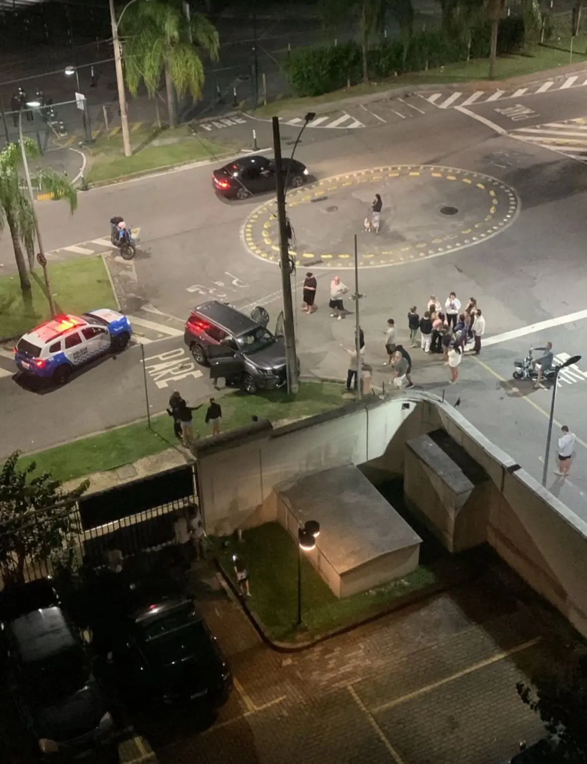 Motorista de carro metralhado no RJ sobreviveu a 8 tiros