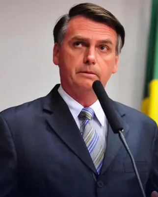 Moraes endurece cerco e amplia monitoramento na casa de Bolsonaro