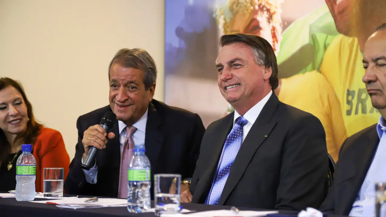 Valdemar Costa Neto, presidente do PL, ao lado de Jair Bolsonaro (Foto: Natanael Alves/PL/Divulgação )
