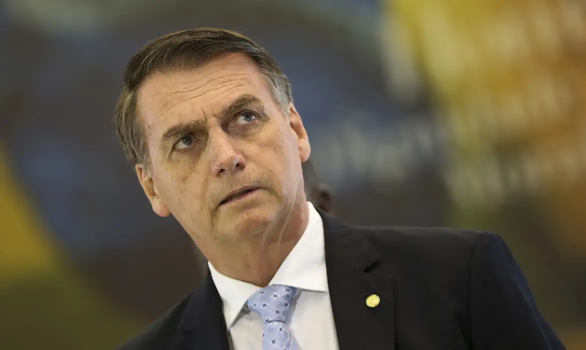 Moraes autoriza Bolsonaro a fazer exames e cobra atestado