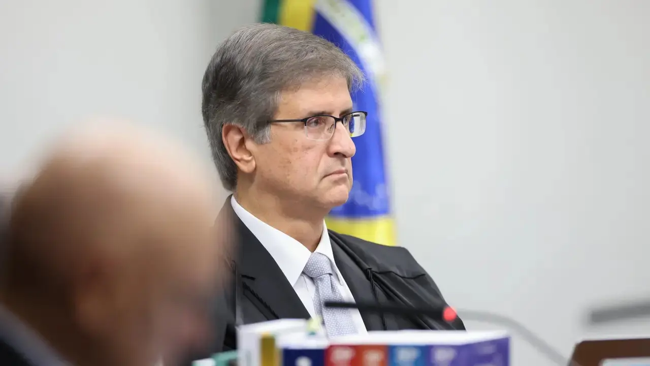 Lula reconduz Paulo Gonet à PGR em meio a tensão com EUA e julgamento sobre 8 de janeiro