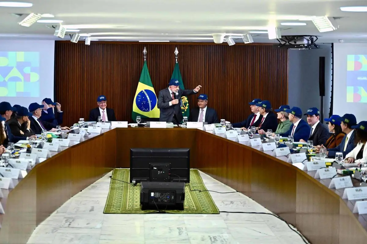 Durante reunião, Lula dá ultimato ao centrão: “Quem não defender meu governo, que saia do ministério”; veja detalhes