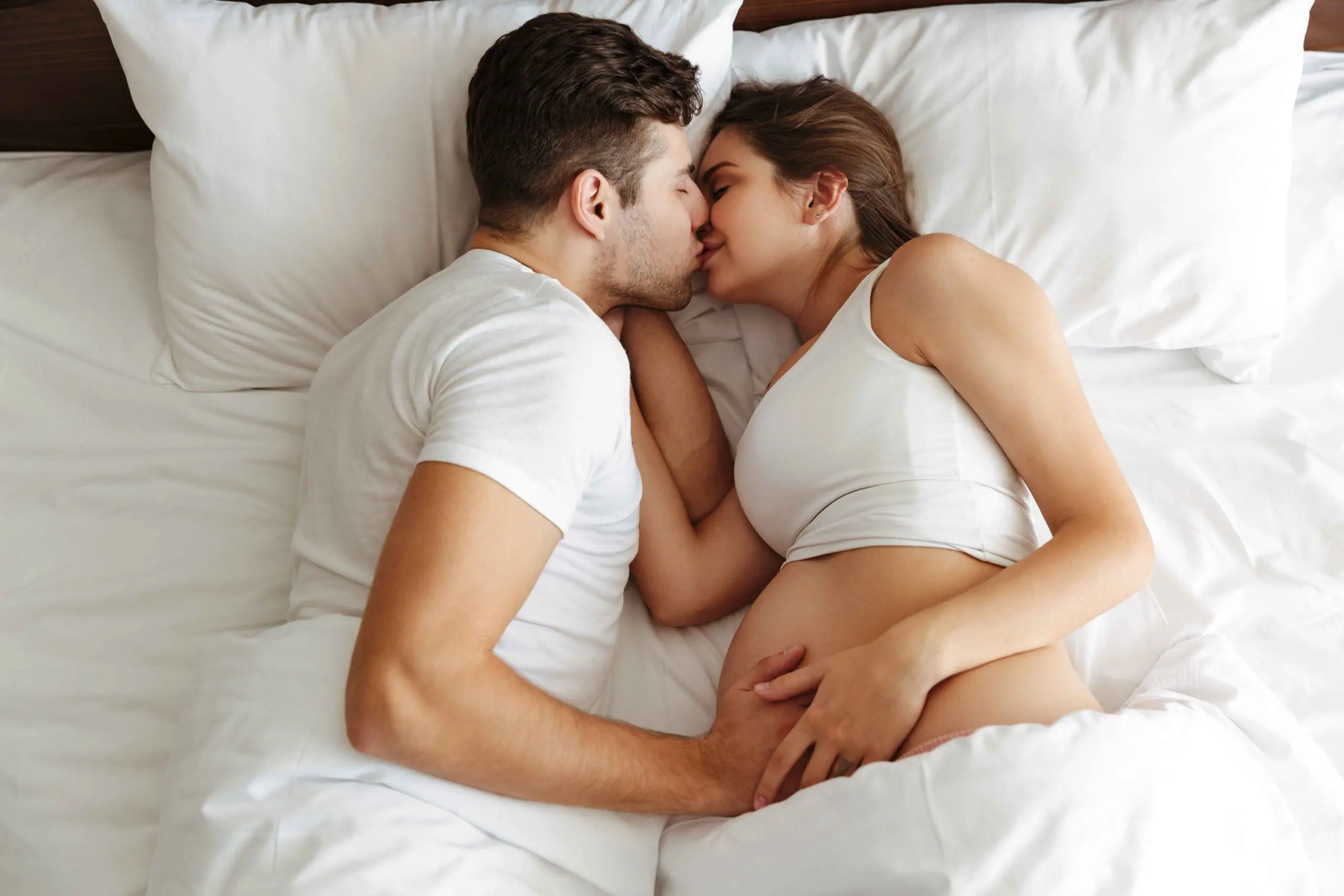 Sexo na gravidez: mitos e verdades. (Foto: Freepik)
