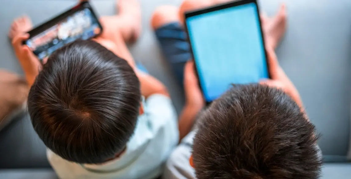 Debate sobre a presença de menores de idade na internet voltou à tona após denúncias de influenciador contra 