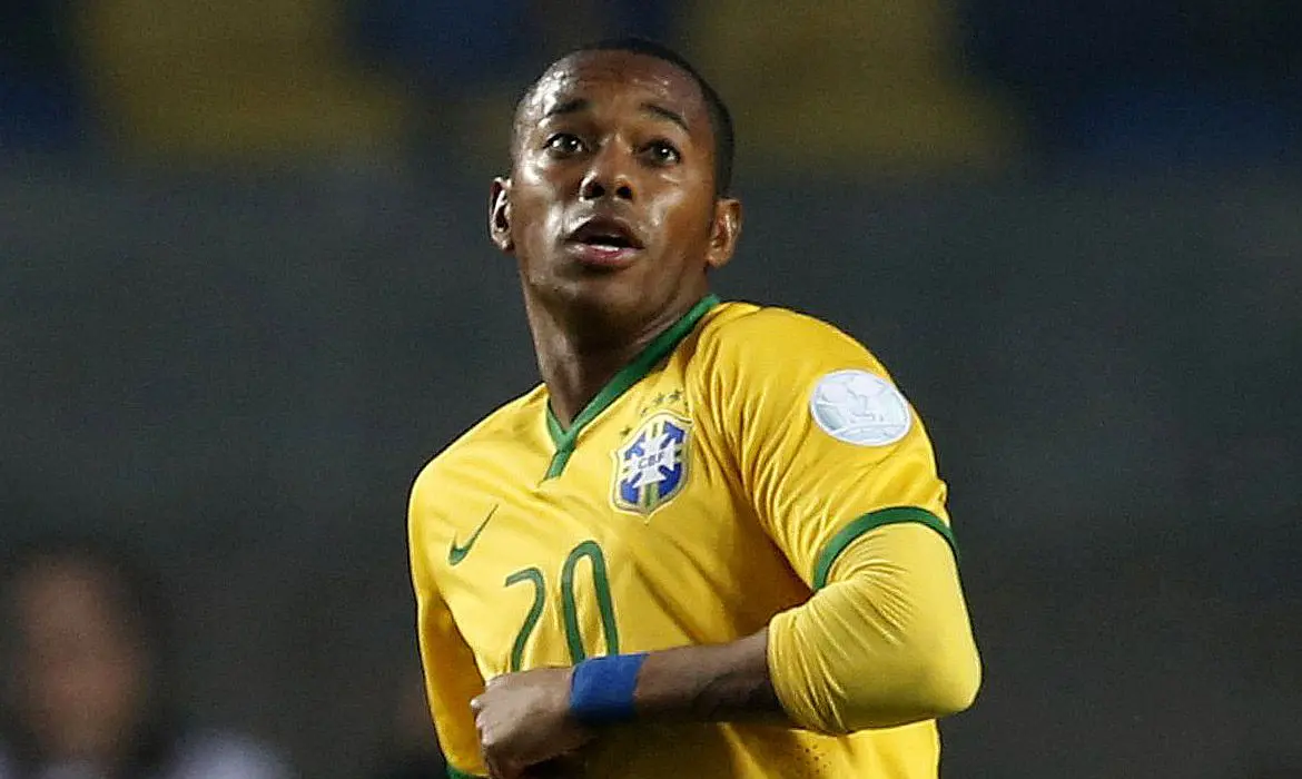 Robinho tem comportamento perturbador na cadeia. Veja os detalhes