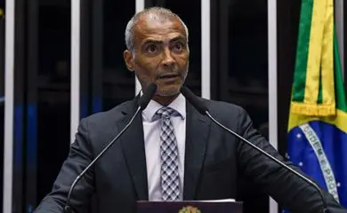 Romário é condenado a pagar R$ 2 milhões por fraude à execução de dívida