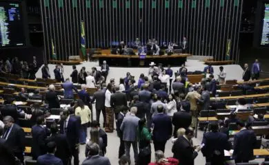 PEC da Blindagem é rejeitada por 83% das menções nas redes, aponta Quaest