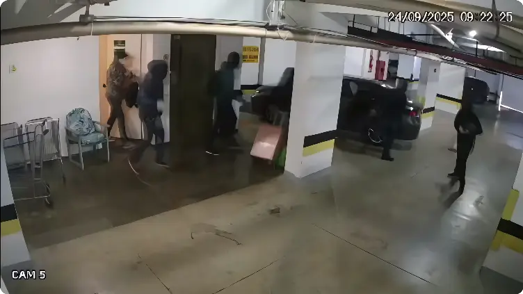 Quadrilha faz arrastão em prédio no interior de SP e rouba mais de R$ 4 milhões (Foto: Reprodução Câmeras de Segurança)
