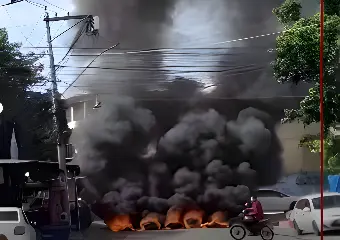 Barricadas e pneus incendiados assustam moradores do Rio
Foto: reprodução/rede social