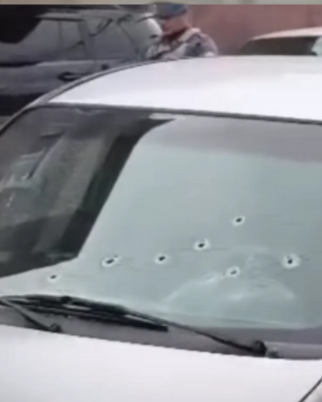 Carro de homem executado com ao menos 9 tiros.