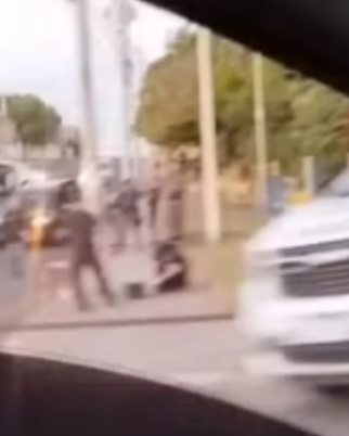 Motoqueiro armado atirou contra moradores e matou 2 homens, de 40 e 29 anos, na madrugada desta terça-feira (30), em Votorantim, interior de São Paulo. Reprodução rede sociais