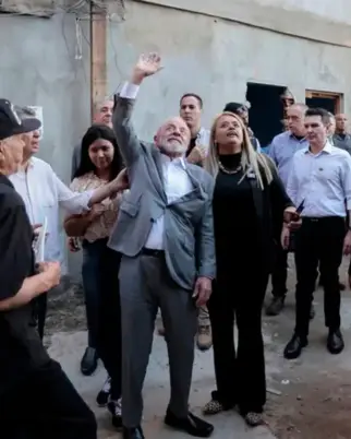 Vaza vídeo de Lula com mulher presa por tráfico na favela do Moinho