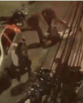 Vídeo: PMs espancam homem caído no chão com chutes no rosto