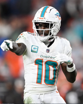 Astro da NFL é acusado de violência doméstica por ex-mulher