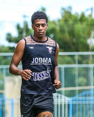 Jogador de futebol é assassinado em quarto de hotel após ataque armado (Foto: Divulgação/Exapromo Costa)
