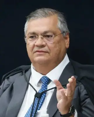 Flávio Dino compara trama golpista de Bolsonaro às ações do PCC e do Comando Vermelho