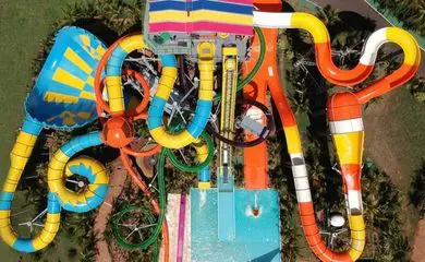 Adolescente morre após queda de 13 metros de altura em parque aquático famoso