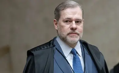 STF dá 10 dias para Câmara justificar tramitação da PEC da Blindagem