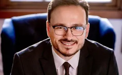 Professor de direito é investigado por crimes sexuais contra cinco mulheres
