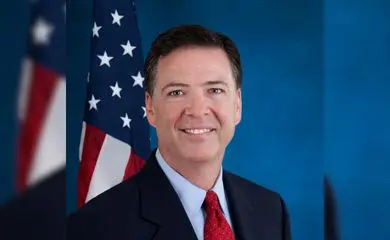 Ex-chefe do FBI é indiciado por obstrução da justiça por governo Trump