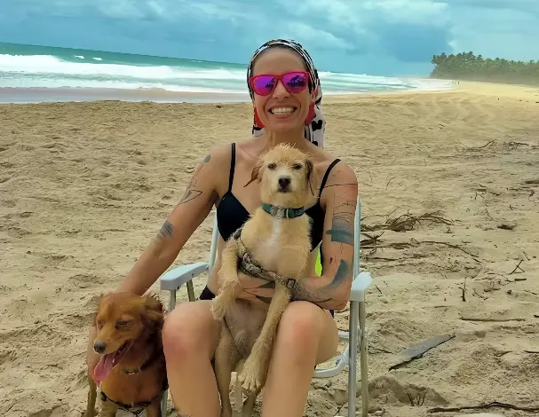 Saiba quem era a advogada morta em acidente fatal com cachorros na BR-040 (Foto: Redes Sociais Danielle)