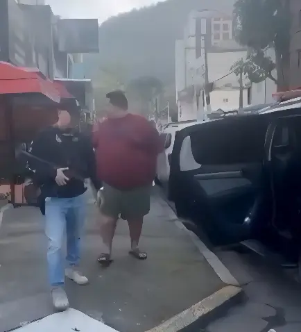 Veja o momento exato da prisão de 'Fofão', suspeito da morte do delegado Ruy (Foto: Reprodução)