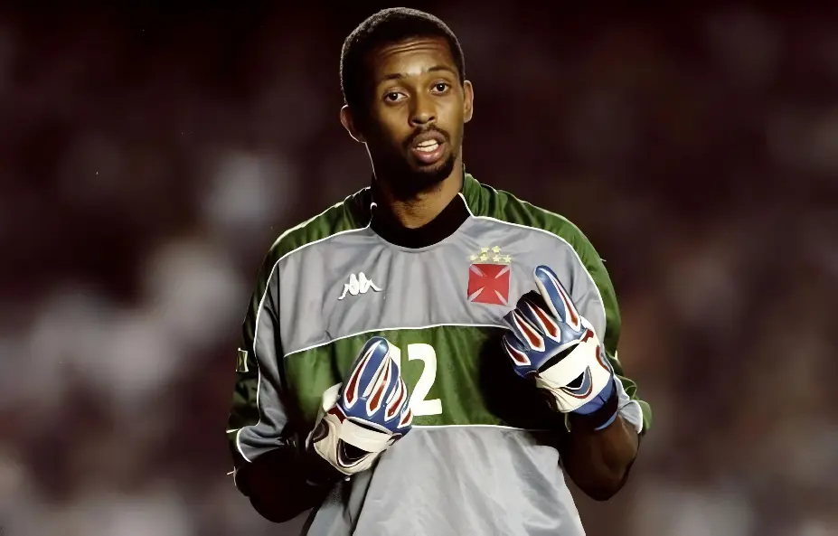Ídolo do Vasco e Porto, ex-goleiro da Seleção Brasileira é preso
